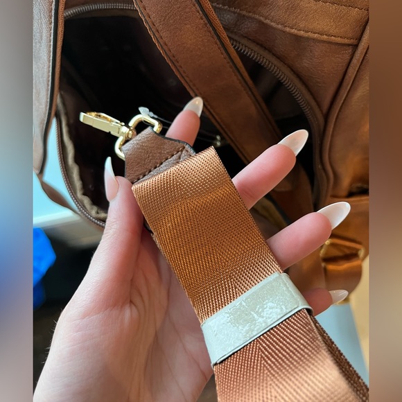 Brown high quality leather backpack/purse - Picture 4 of 10